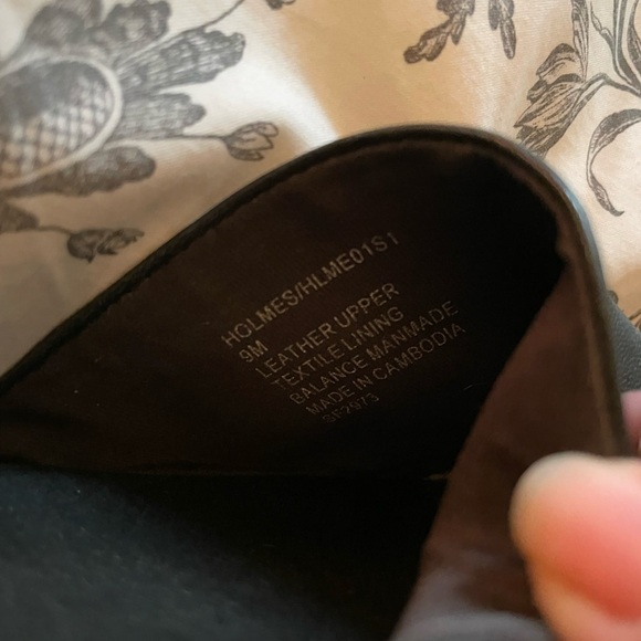 Woman’s Steve Madden black leather Holmes slide sandals - Picture 2 of 4